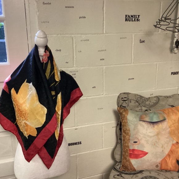 NICOLE DE BEAUYON . PARIS SILK SCARF. MUST SEE LARGER ONE - Picture 6 of 8